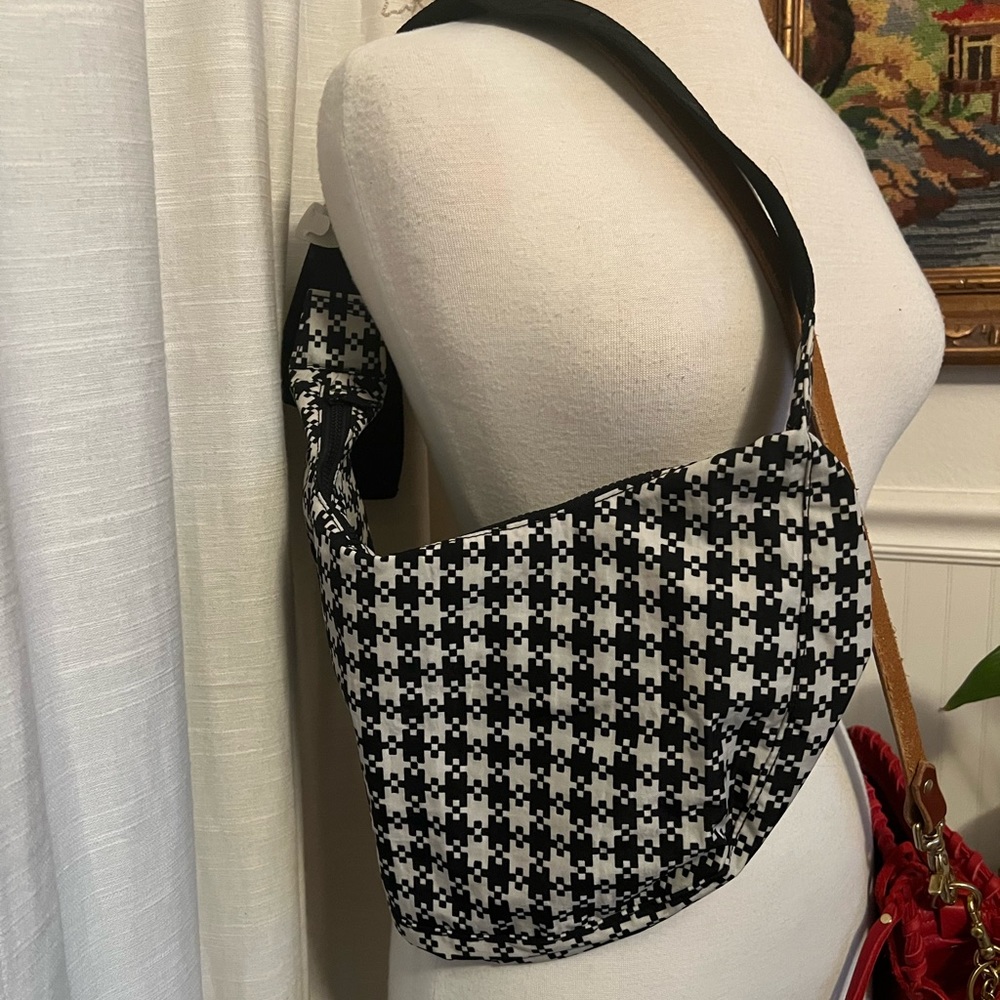 NWT BAGGU Sold out gingham medium crescent